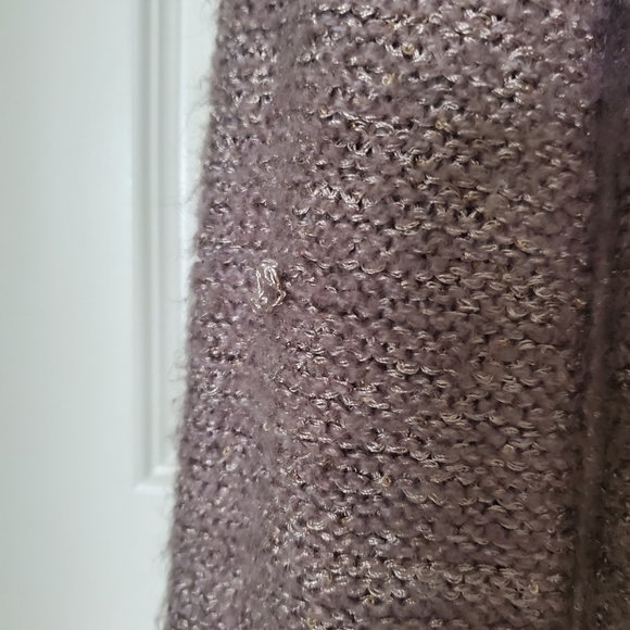 JLo Pullover - Picture 4 of 5